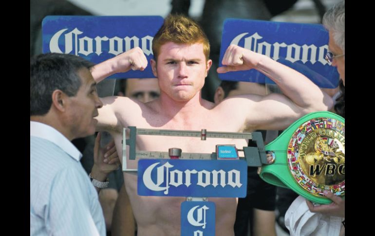 Los especialistas señalan que Saúl “Canelo” Álvarez tendrá su prueba más exigente esta noche en lo que va de su carrera. AFP  /