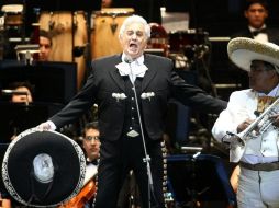 Durante el evento, el cantante ofreció repertorio de piezas clásicas, así como temas de mariachi. EFE  /