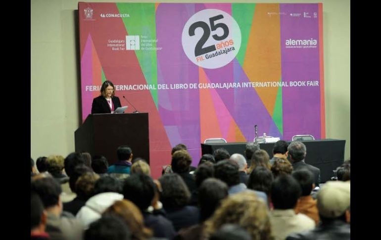 En el marco de la FIL Guadalajara 2011 se realizó el Coloquio Internacional de Bibliotecarios, en la foto Ulrike Mühlschlegel  /