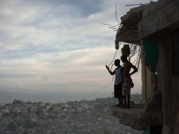 Damnificados por el terremoto en 2010 aún viven en campamentos improvisados en parques públicos de la capital haitiana. REUTERS  /