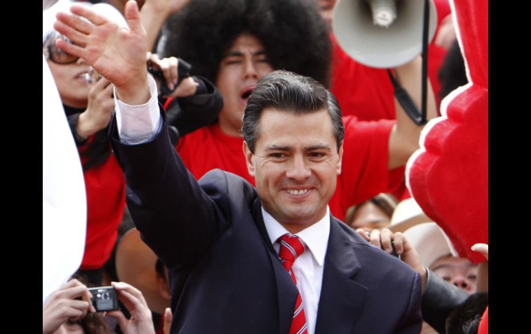 El fin de semana pasado, Enrique Peña Nieto se registró oficialmente como precandidato del PRI para las elecciones de 2012. AP  /