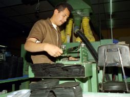 Una de las tres empresas establecidas en el parque industrial se dedica a la fabricación de calzado. ARCHIVO  /