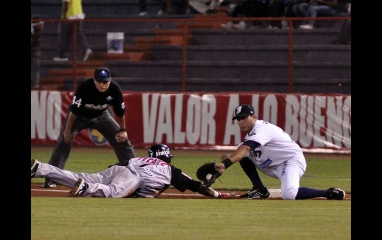 Naranjeros derrotados ante Yanquis con un marcador final tres a dos. ESPECIAL  /