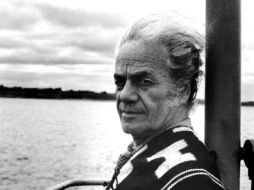 El poeta chileno Nicanor Parra ha dedicado gran parte de sus 97 años de vida a escribir poesía. EFE  /