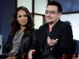 El vocalista de U2, Bono y de la cantante Alicia Keys. AFP  /