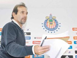 Quirarte sigue en el banquillo de Chivas.  /