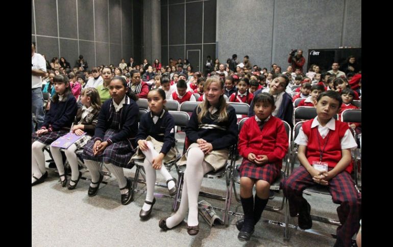 ORGULLOSOS LECTORES. Decenas de niños acudieron a la FIL para recibir un premio o aplaudir a sus compañeros  /