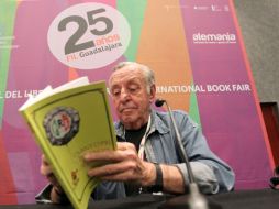 'Rius' durante la presentación de su libro 'Santo PRI líbranos del PAN'.  /