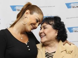 CÓMPLICES EN ESCENA. Ninel Conde y Carmen Salinas llevan el peso del musical que hoy se presenta en el Auditorio Telmex.  /