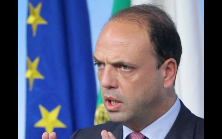 'El presidente Monti ha sido llamado para asumir decisiones nada fáciles, de esto somos conscientes', dijo Alfano  /