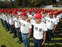 Las cartillas y los reconocimientos fueron entregados a los prestadores de servicio, de la clase 1992, anticipados y remisos.  /