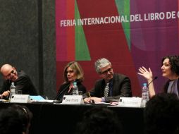 Alma Guillermoprieto, quien moderó la mesa, señaló que la información de los cables no es nada si los medios no los hubieran difundido.  /