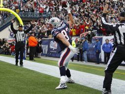 Rob Gronkowski se despacho con tres anotaciones ante Indianápolis. AP  /