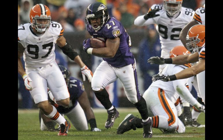 Ray Rice corrio 204 yardas en el partido ante Cleveland. REUTERS  /