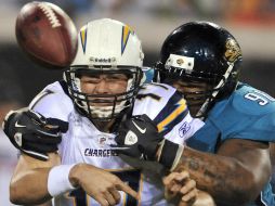 El mariscal de campo de los Cargadores, Phillip Rivers tuvo una gran actuación. AP  /