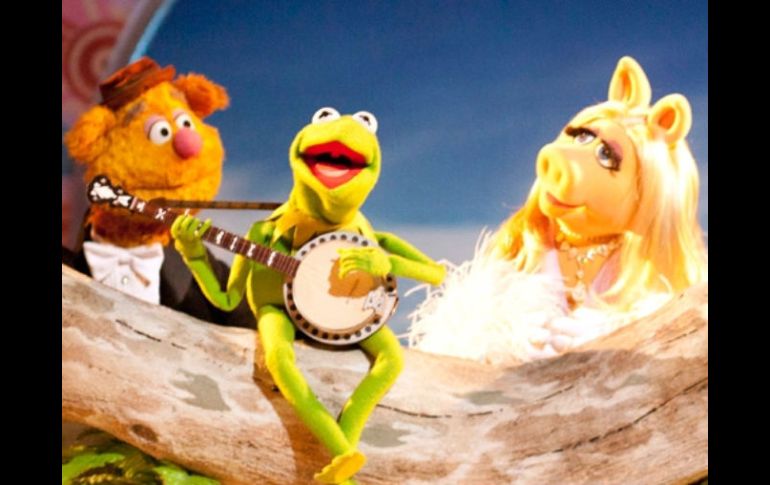 En la película, Los Muppets deben reunir 10 millones de dólares para salvar al teatro donde surgieron. ESPECIAL  /