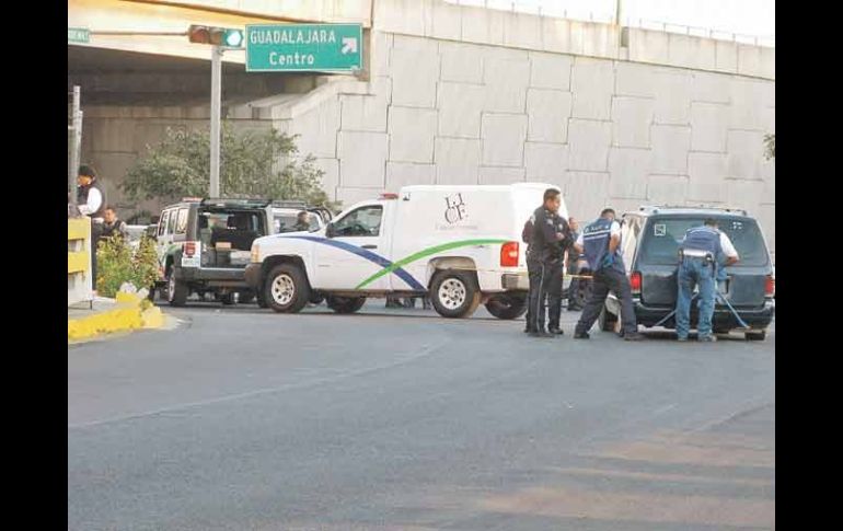 El 24 de noviembre, 26 cuerpos distribuidos en tres vehículos fueron abandonados en los Arcos del Milenio.  /