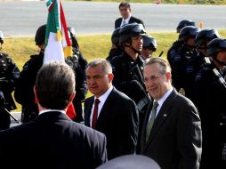 En la imagen el embajador de Estados Unidos en México, Anthony Wayne y el titular de la Policía Federal, Genaro García. EL UNIVERSAL  /