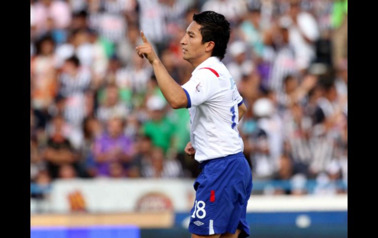 Cesar Villaluz de Cruz Azul celebrando un gol, durante juego de la semana 9 del Apertura 2011. MEXSPORT  /