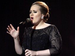 Las ventas del reciente material de Adele, 21, alcanzó ventas de 3.4 millones de copias en la Gran Bretaña. AP  /