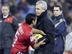 Javier Aguirre no encuentra la forma de que el Zaragoza gane. EFE  /