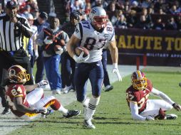 Rob Gronkowski (87) fue la pieza clave de la victoria de los Patriotas. AP  /