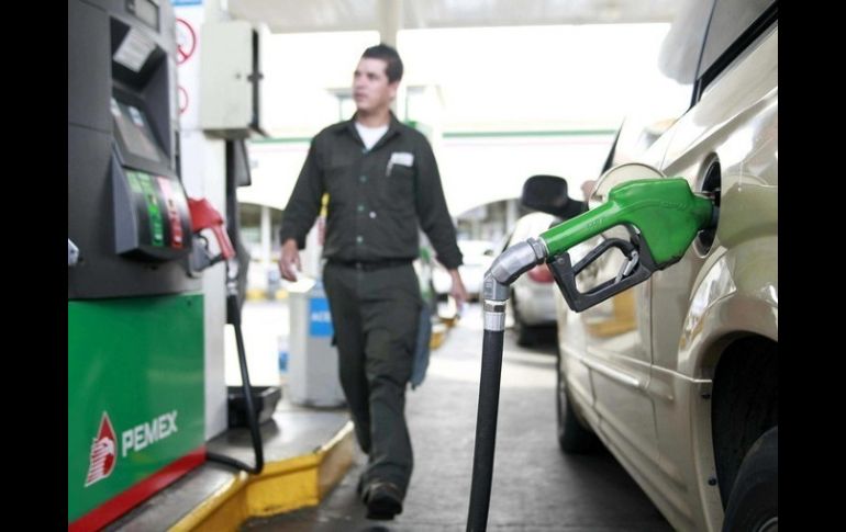 La gasolinera ubicada en la Avenida Real Acueducto en Zapopan, fue clausurada por el Ayuntamiento.  /