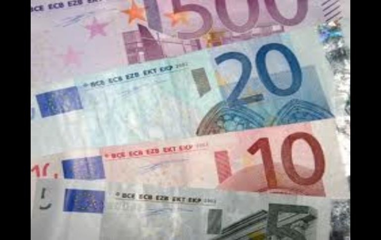 Los inversores se preparaban para una posible rebaja masiva de las calificaciones de los países de la Zona Euro. ARCHIVO  /