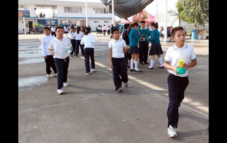 Durante la temporada invernal, un total de 619 escuelas del Estado modificarán su horario de entrada y salida, a una hora más tarde.  /