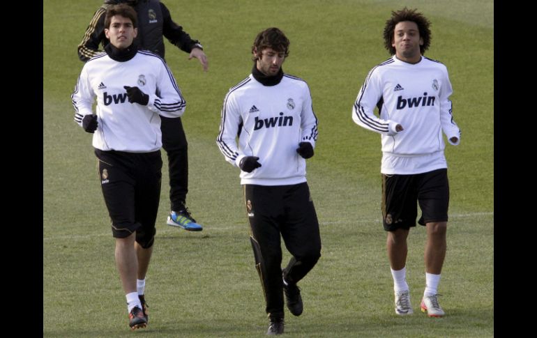 Ricardo Izecson dos Santos Kaká, (I-D) Esteban Granero, Marcelo Vieira y Álvaro Arbeloa, durante el entrenamiento del día de hoy. EFE  /