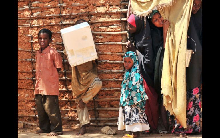 Casi 300 mil somalís se han visto forzados a desplazarse este año, muchos de ellos rumbo a Kenia.  AFP  /