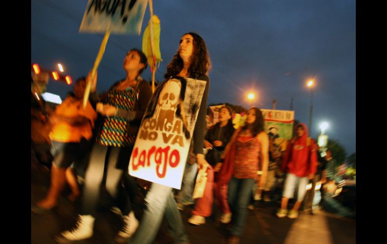 Manifestantes participaron hoy en una protesta en solidaridad con los pobladores de la región Cajamarca. EFE  /