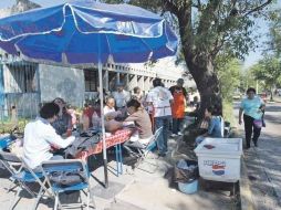 Inspectores reportan que la FEG suplanta a la autoridad en el control de los puestos ambulantes ubicados en la zona de La Normal.  /