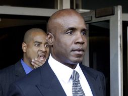 Barry Bonds  sale de un juzgado Federal en San  Francisco. AP  /