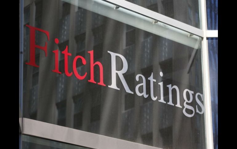 La advertencia de Fitch a Francia es la tercera acumulada por este país sobre su calificación triple A. ARCHIVO  /