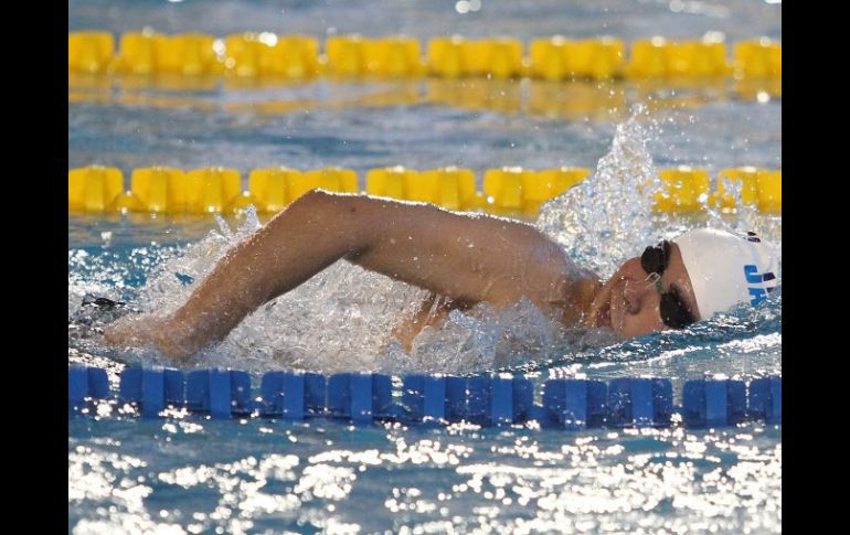 Alan Fierro se quedó con la plata en los 1,500 libres.  /