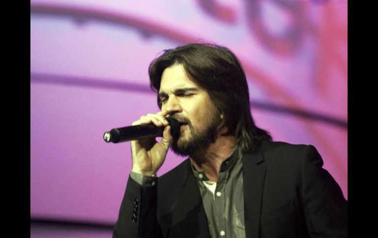 Juanes estuvo presente durante el teletón organizado en Colombia. EFE  /