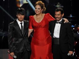 Óscar Garrido tercer lugar, Alejandra segundo lugar y Óscar Cruz primer lugar de ''La Voz... México''. NTX  /