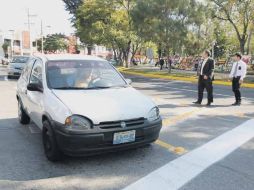 Las bayonetas instaladas ayer tienen la función de brindar seguridad peatonal en la Glorieta Chapalita.  /