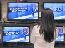 Según la mayoría de los analistas, el anuncio de ETA  fue una victoria del estado de derecho y una derrota de la organización. EFE  /