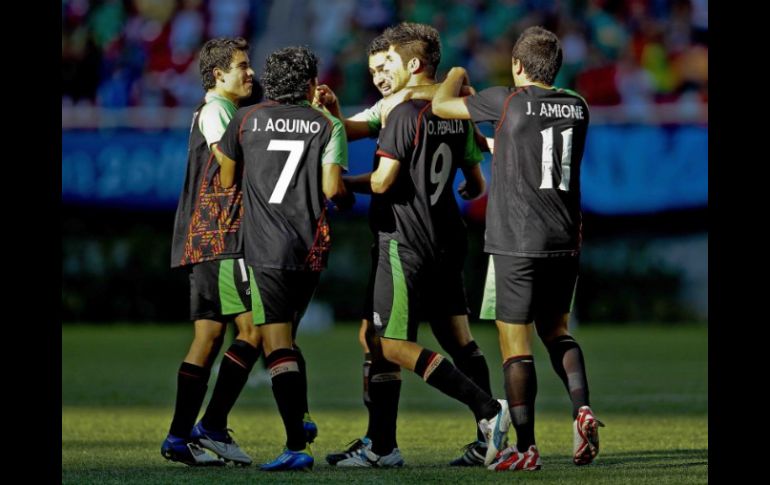 Con tres goles de Oribe Peralta la Selección Sub-22 de México derrotó 3-0 a Costa Rica. EL UNIVERSAL  /