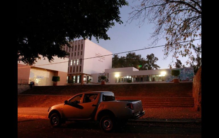 Los comerciantes de la zona señalan al padre de familia ejecutado como el encargado de realizar cobros a nombre de la FEG.  /