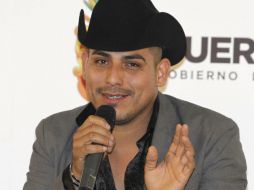 Espinoza Paz aclaró que no hay relación sentimental con Lucero. EL UNIVERSAL  /