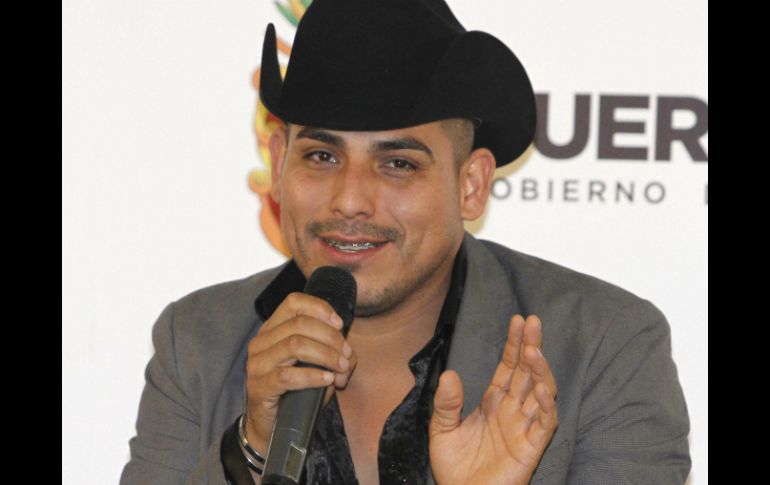 Espinoza Paz aclaró que no hay relación sentimental con Lucero. EL UNIVERSAL  /