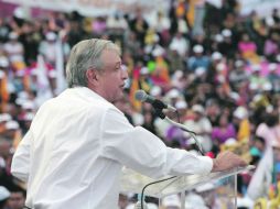 Andrés Manuel López Obrador durante un mitin. Hoy continúa su recorrido por el Distrito Federal. REUTERS  /