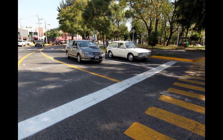 La intervención vial en la Glorieta Chapalita tiene el propósito de facilitar los cruces peatonales. ARCHIVO  /