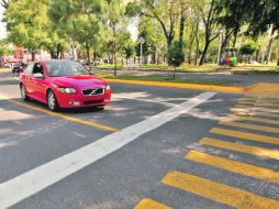 Autoridades retiraron ayer una de las bayonetas de resguardo peatonal instalada a la altura de San Ignacio.  /