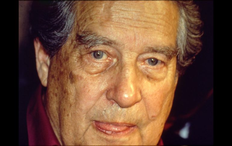 El Laberinto de la Soledad, de Octavio Paz, el libro más vendido en un país que poco a poco incrementa su cuota de lectura. ARCHIVO  /