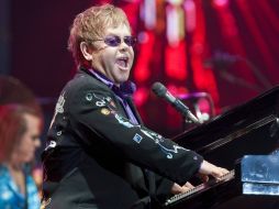 Más de 45 toneladas de equipo y el inconmensurable talento de Elton John en un espctáculo por primera vez en Guadalajara. ARCHIVO  /