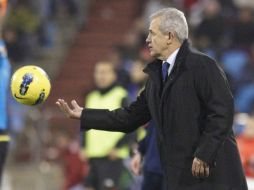 Javier Aguirre se había aferrado al puesto, sin síntomas de plantear una dimisión, pero ahora ya no hará falta. ESPECIAL  /